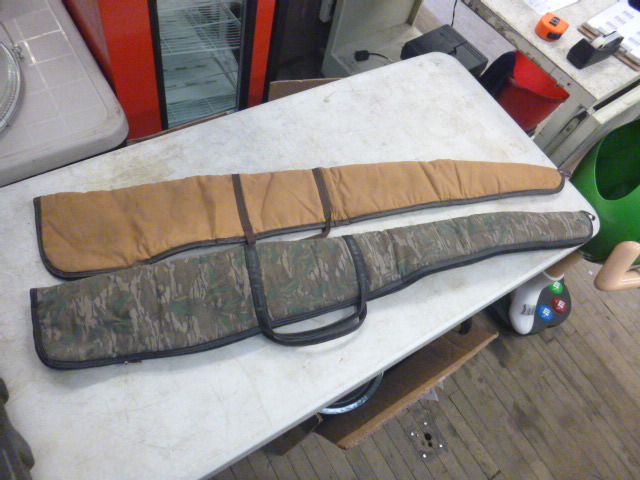 lot 70 image: 2 Rifle Cases
