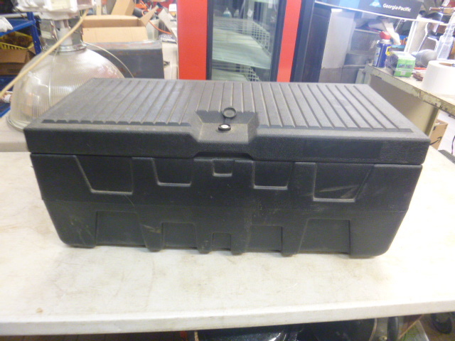 lot 71 image: Large Toolbox