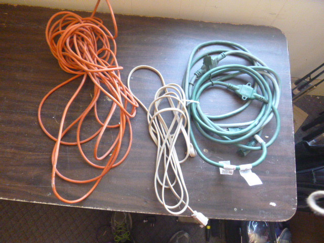 lot 121 image: 3 Extension Cords