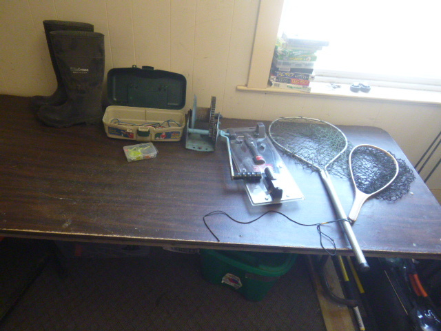 lot 129 image: Miscellaneous Fishing Gear