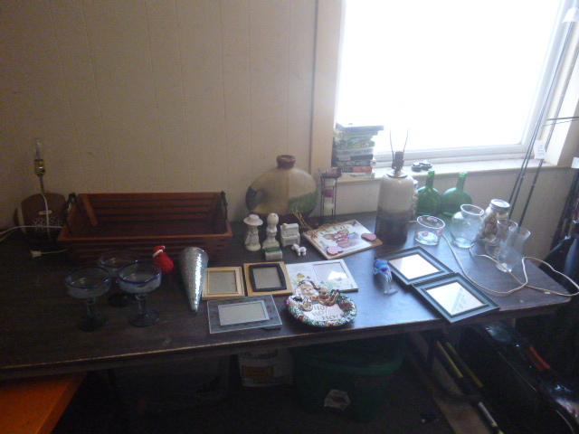 lot 131 image: Miscellaneous Home Dcor