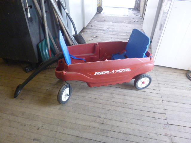 lot 157 image: Radio Flyer Wagon