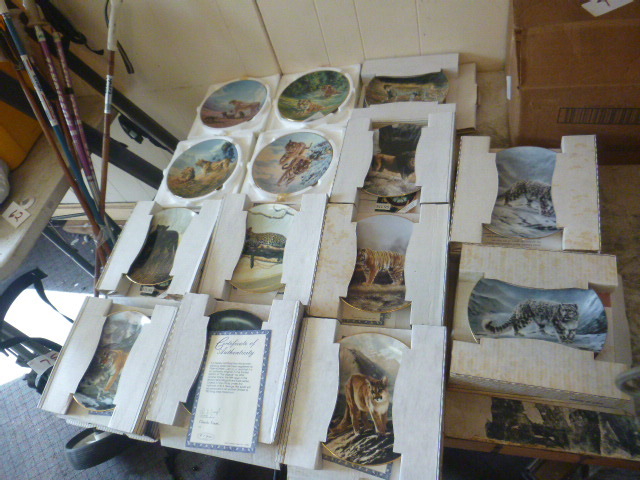 lot 158 image: W.S. George Wild Cats Decorative Plates