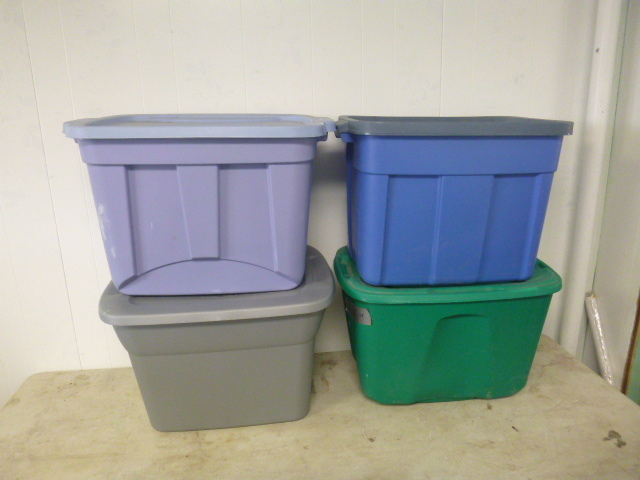 lot 159 image: 4 Totes