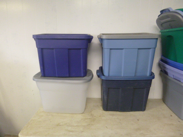 lot 160 image: 4 Totes