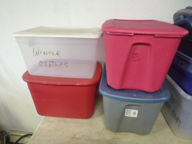 lot 162 image: 4 Totes