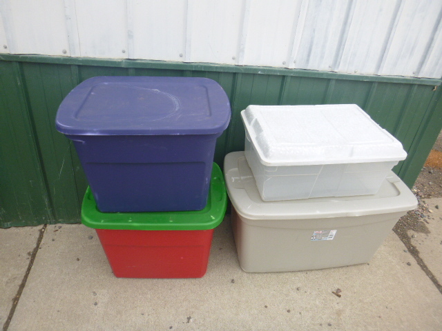 lot 164 image: 4 Totes