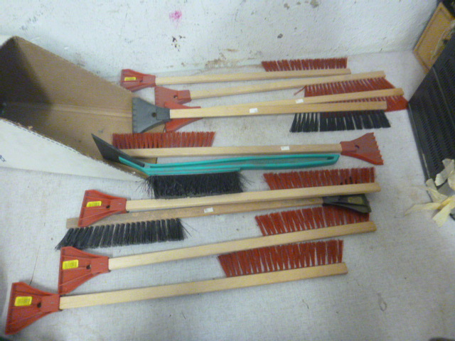 lot 166 image: 10 Snow Brushes