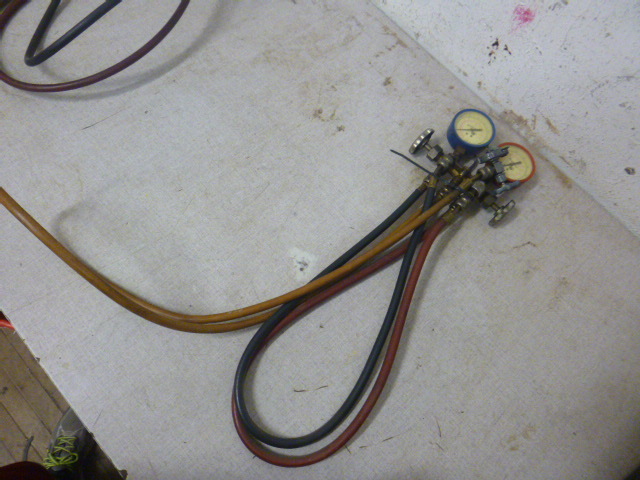lot 168 image: KD Refrigerant Gauges