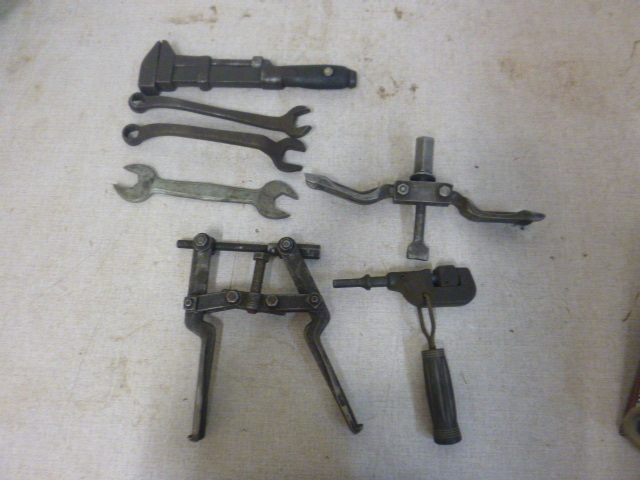 lot 171 image: 2 Bearing Pullers