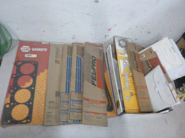 lot 177 image: Box of Valve Cover Gaskets