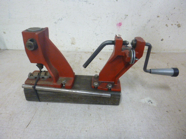 lot 180 image: Chain Saw Chain Repair Tool