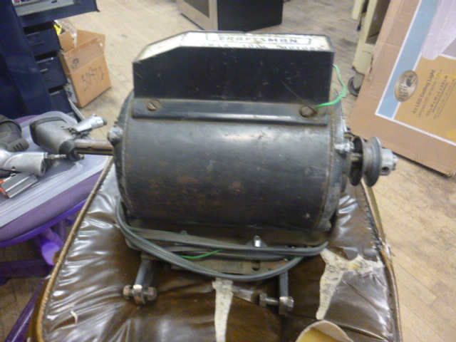 lot 201 image: Craftsman Electric Motor