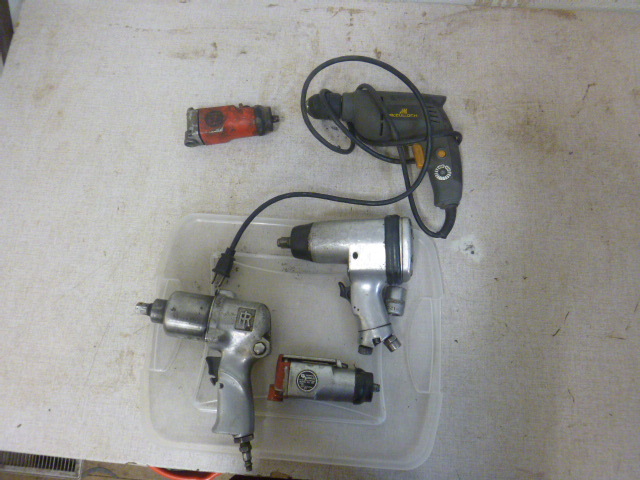lot 205 image: Pneumatic Power Tools