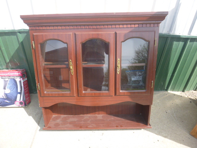 lot 213 image: Top to Hutch