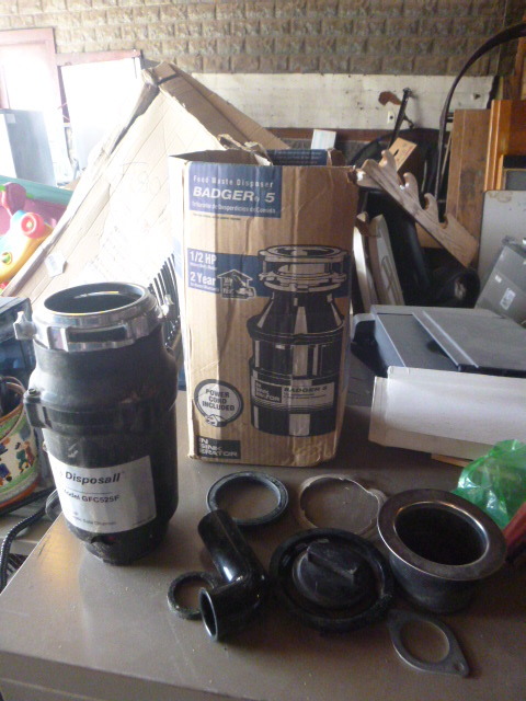 lot 221 image: General Electric Garbage Disposal