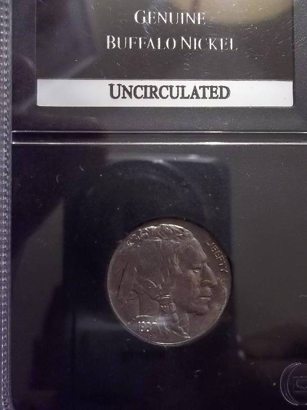 lot 81 image: 1937 D Buffalo Nickel Unc