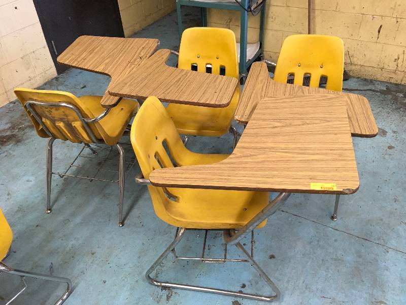 4 STUDENT DESKS