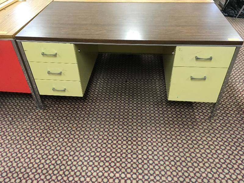 DESK, WOOD TOP, TAN METAL BASE