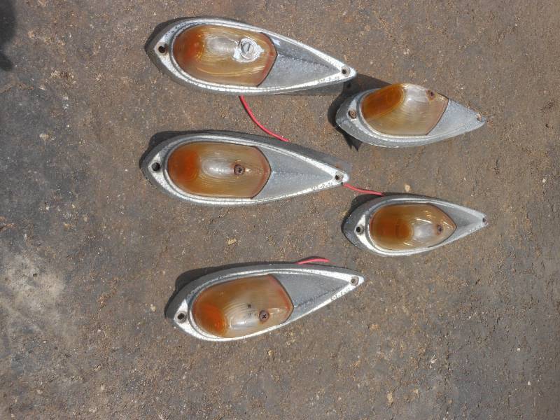 SEMI-TRAILER CAB ROOF-TOP LIGHTS