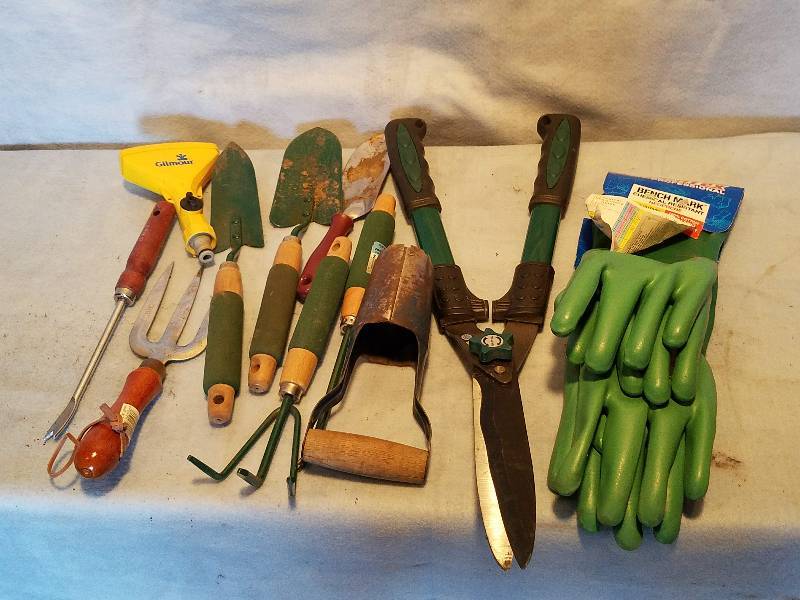 GARDENING TOOLS