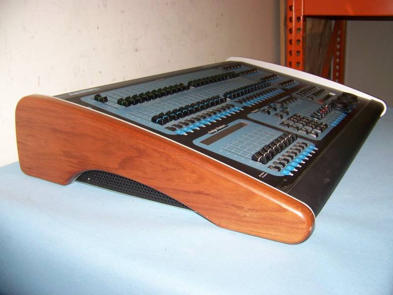 lot 25 image: Jands, Event 408, Lighting Control Console