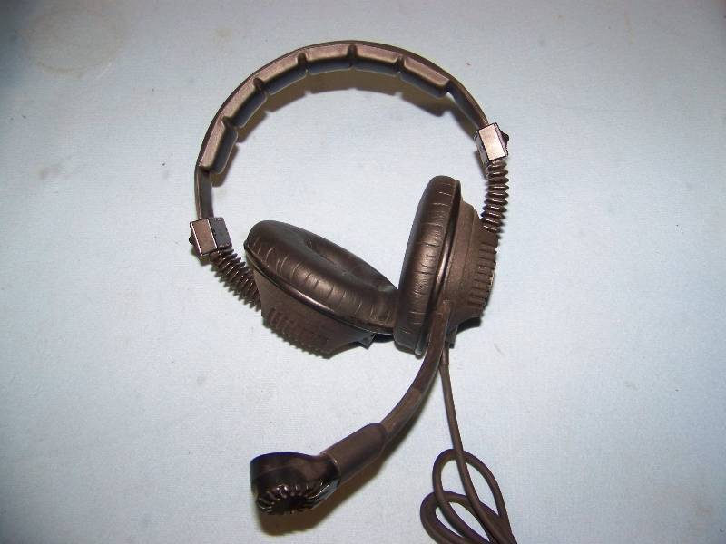 lot 37 image: (5) MB Quart  ASC Headphones with Boom Mics