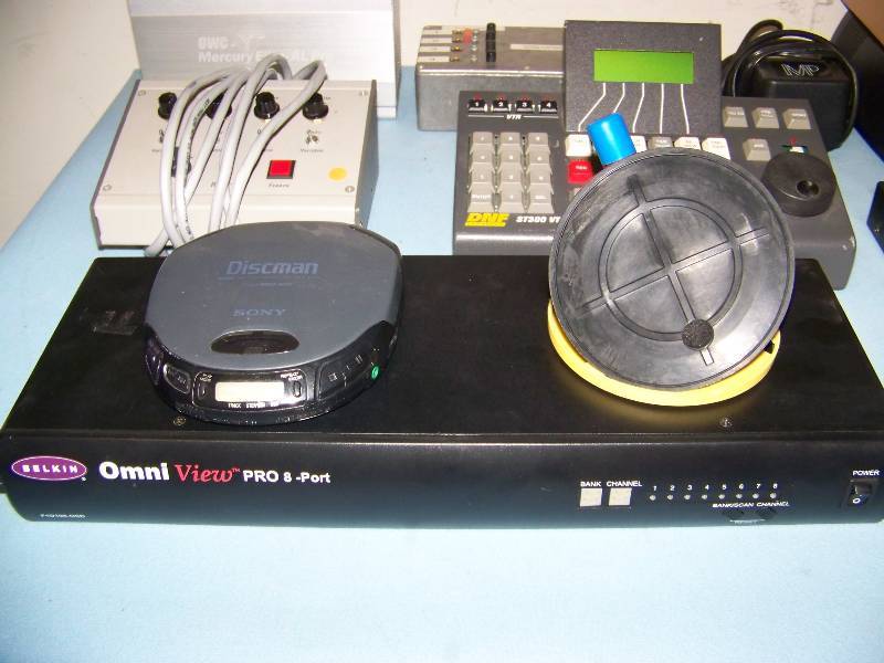 lot 33 image: Miscellaneous lot of Audio  Video Items