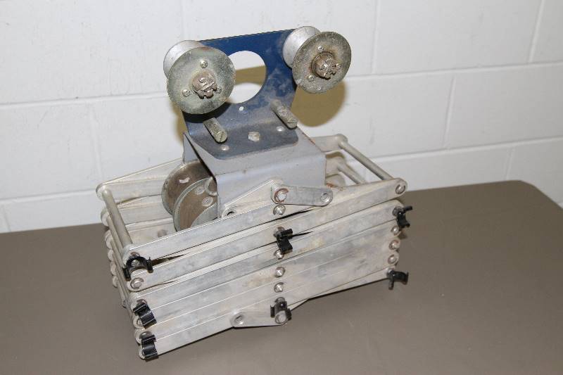 lot 79 image: Vintage  Retro Ceiling RailTrack Pro Photography Lighting Accordion Pantograph