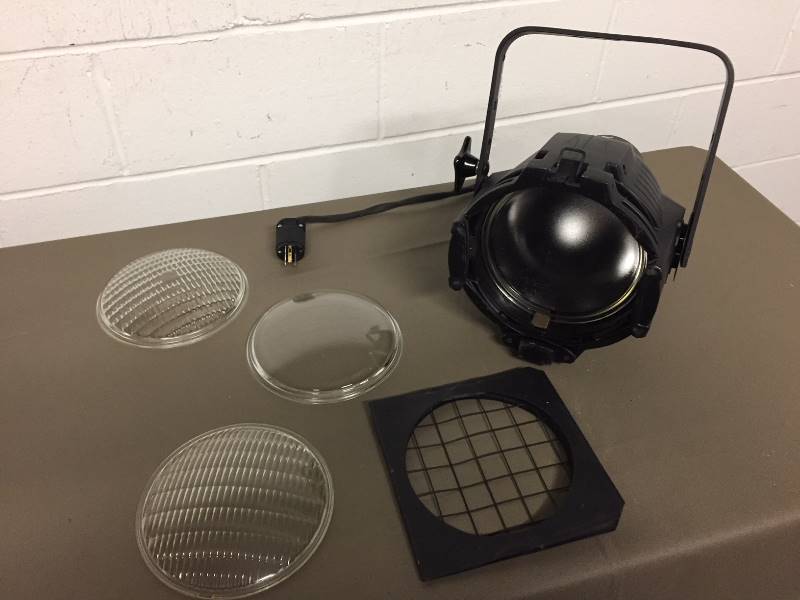 lot 86 image: Techni-Lux, PA-FLEXIPARB Professional PAR Lighting Fixture with Adjustable Yoke, Gel Frame & Additional Lenses
