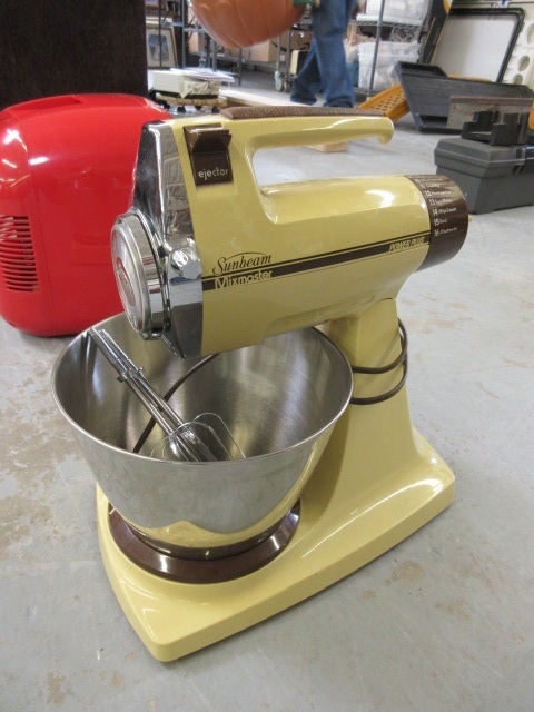 SUNBEAM MIXMASTER STAND MIXER