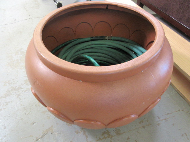 LARGE PLANTER AND HOSE