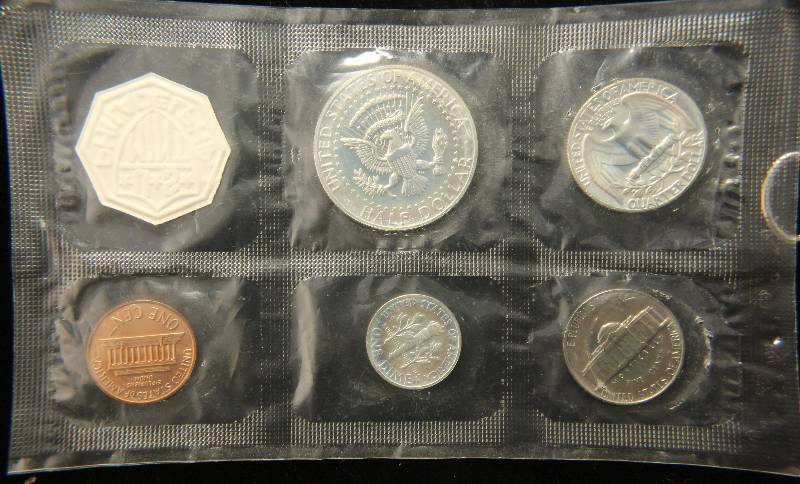 1964 US MINT SET ORIGINAL WITH NICE LIGHT TONING ON HALF & QUARTER
