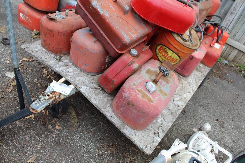 lot 7 image: Custom 8ft.  Yard Trailer