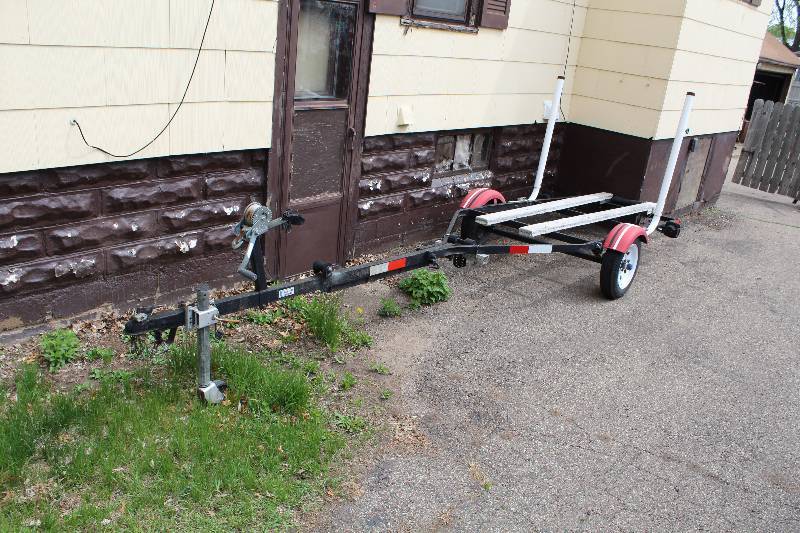 lot 2 image: 2009 Custom Built 20ft. Canoe  Trailer
