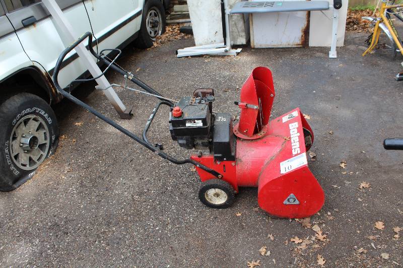 lot 10 image: Bolens 4021  21in. Snowblower