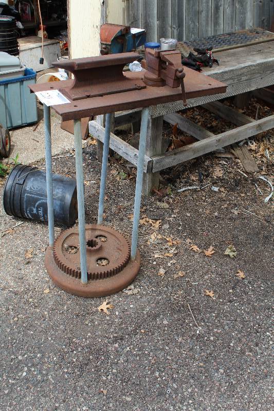 lot 220 image: Custom Anvil & Vise Stand