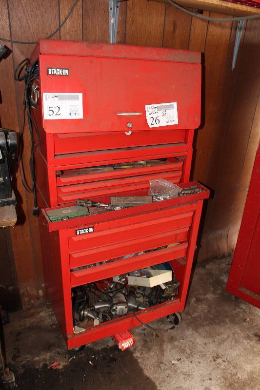 lot 26 image: Stack-On 2-Piece Rolling Metal Tool Chest