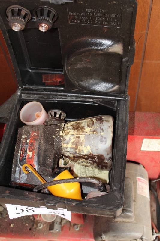lot 58 image: Sears Craftsman Airless Paint Sprayer w Case