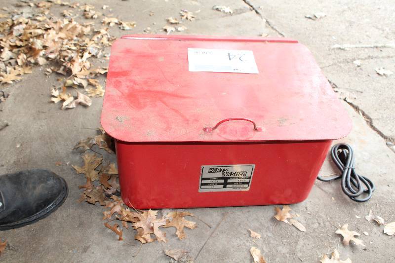 lot 24 image: Parts Washer