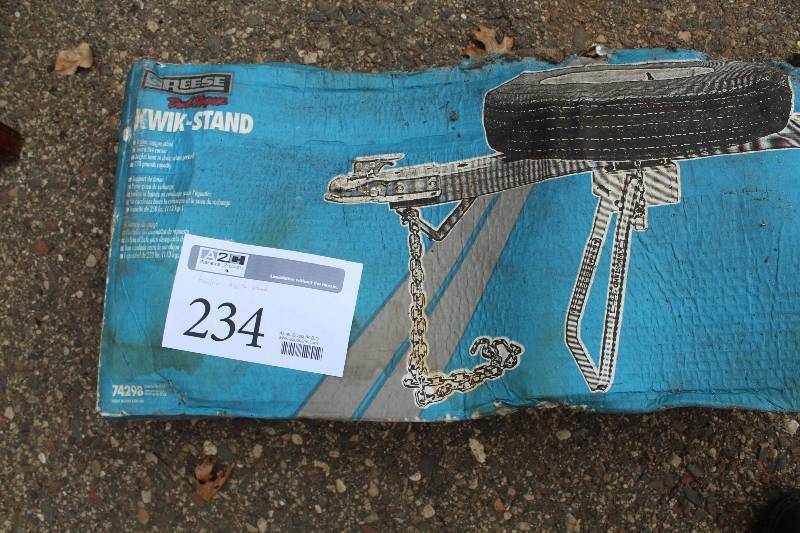 lot 234 image: Trailer Kwik Stand