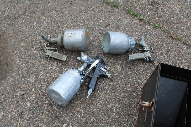 lot 158 image: Pneumatic Paint Sprayers - Devilbiss Type GDS, Speedaire
