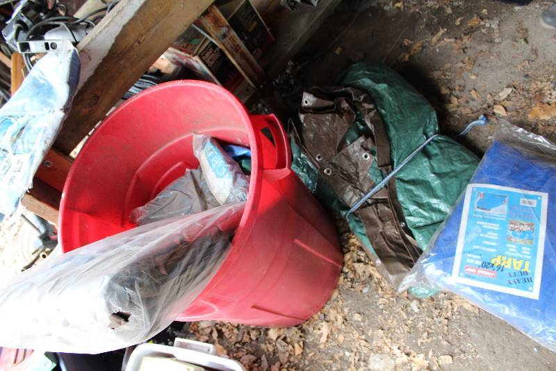 lot 114 image: Tarps