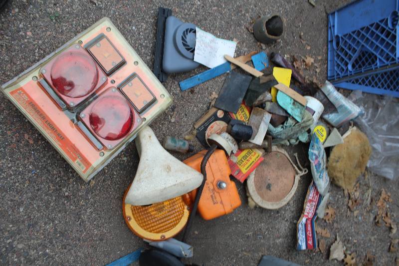 lot 147 image: Trailer Light Kit, Emergency Lights