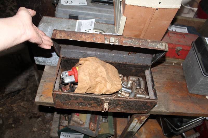 lot 89 image: Toolbox w Sockets, Kats K50 Engine Heater