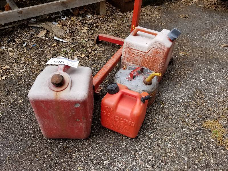 lot 208 image: Lot of (4) Red Poly Gasoline Cans