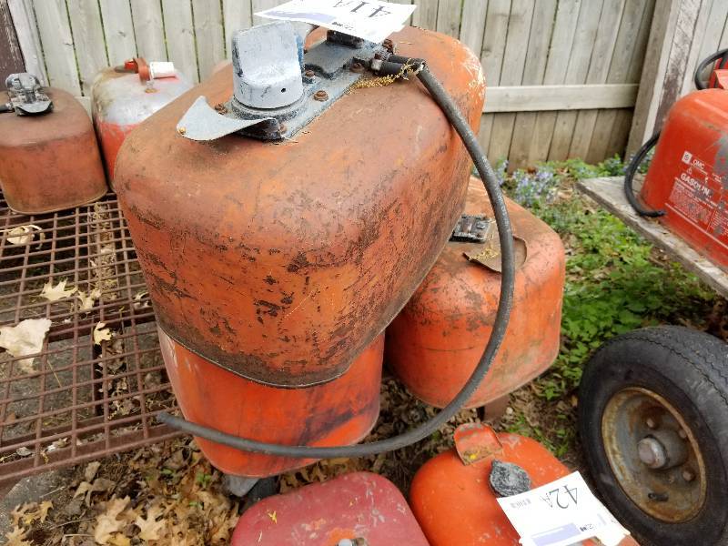 lot 41A image: Lot of (3) 1960s Vintage Metal Outboard Fuel Tanks