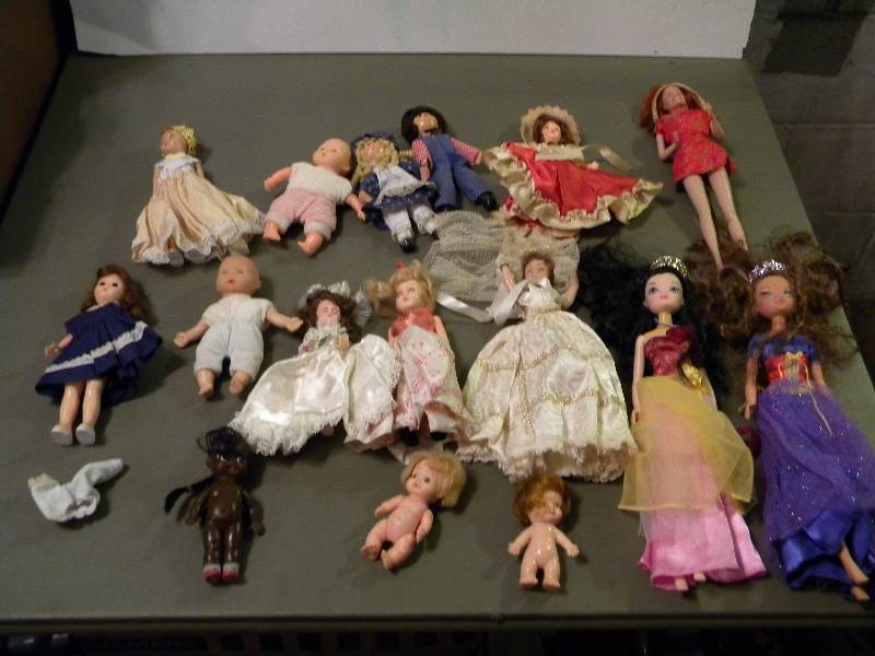 Vintage & Newer Dolls