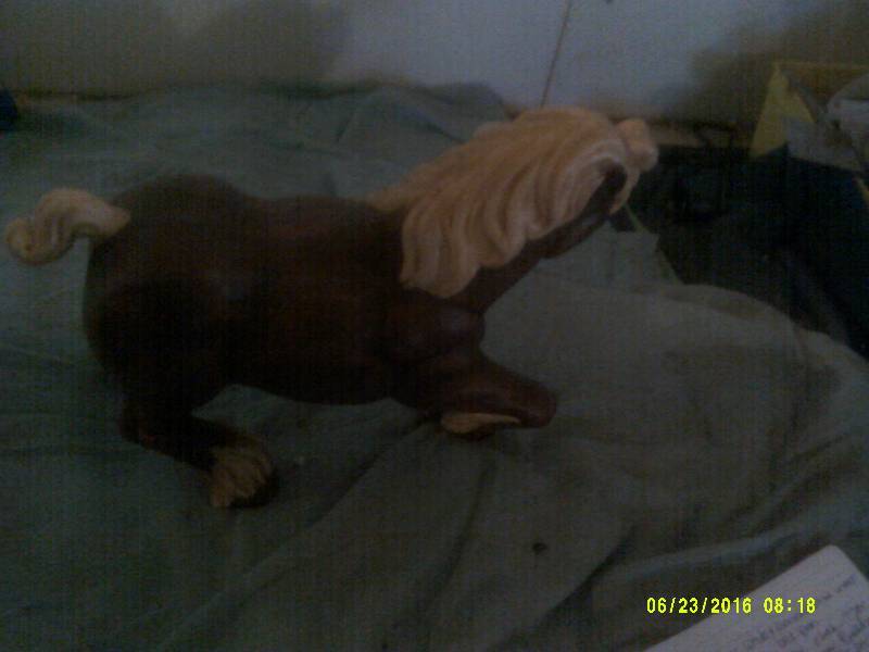 BREAKABLE CLYDSDALE HORSE