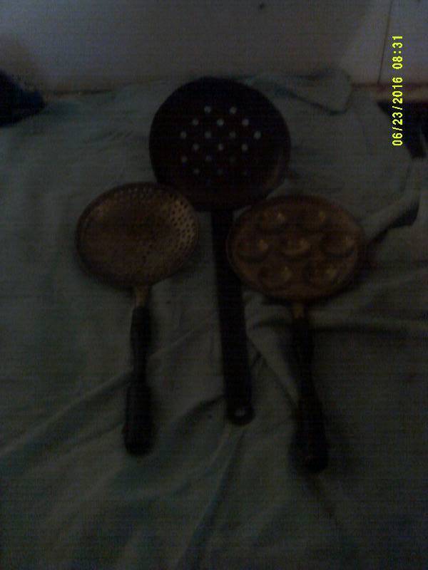 ANTIQUE UTINCELS